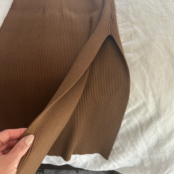 Jonathan Simkhai 2 piece sweater and skirt - Picture 6 of 9